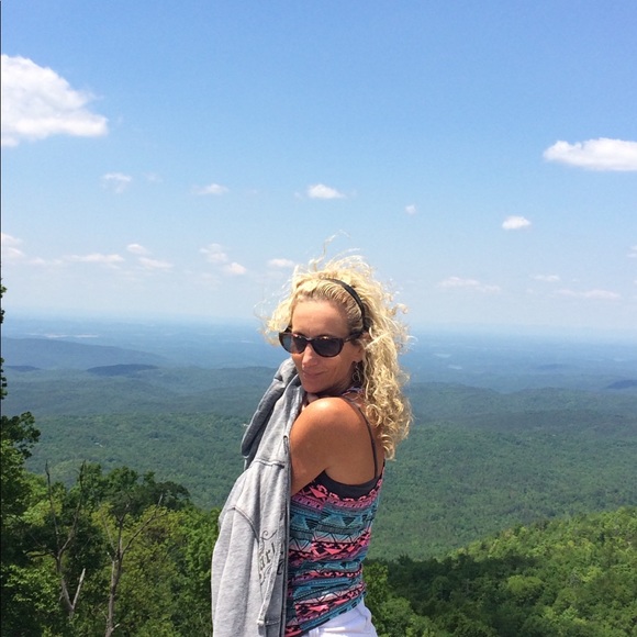 Meet your Posher, Lori - Picture 1 of 1